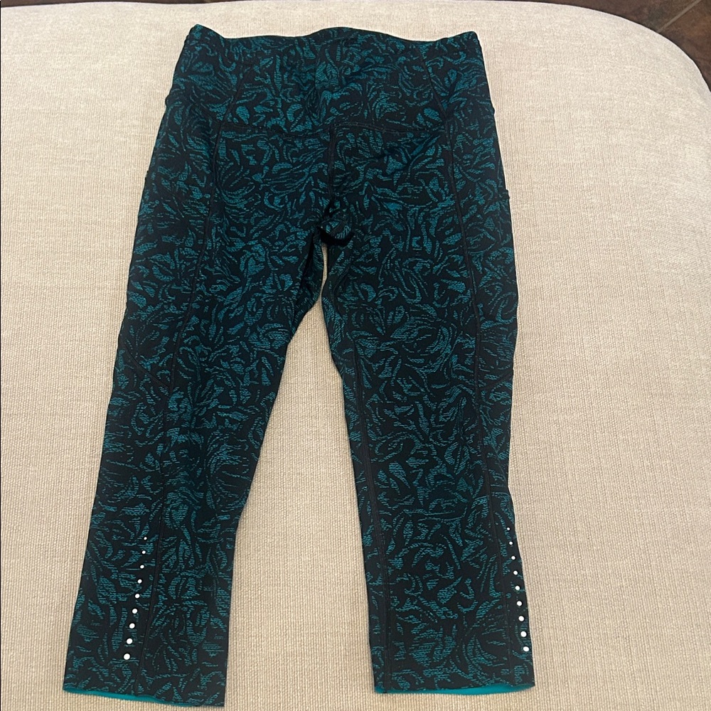 Lululemon Fast and Free Crop - 19” size 8